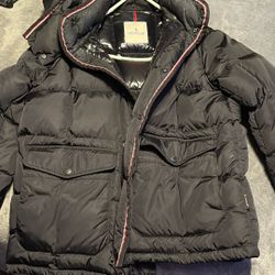 Moncler Puffer Jacket 