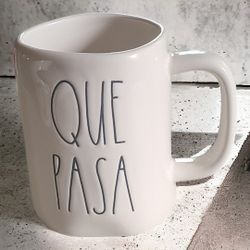 Rae dunn que pasa mug.New without tag. bottom has some scuffing .
