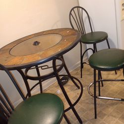 Table With Barstool Chairs 