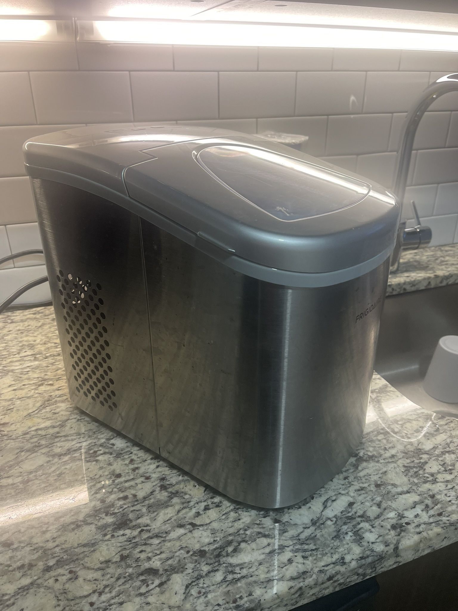 Frigidare ice maker