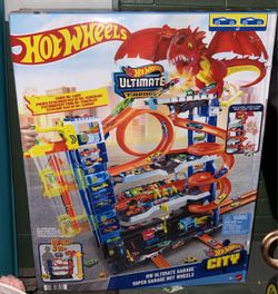 Ultimate Hot Wheels Garage