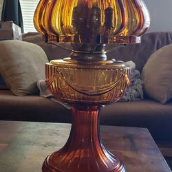 Vintage Aladdin Mantle Oil Lamp