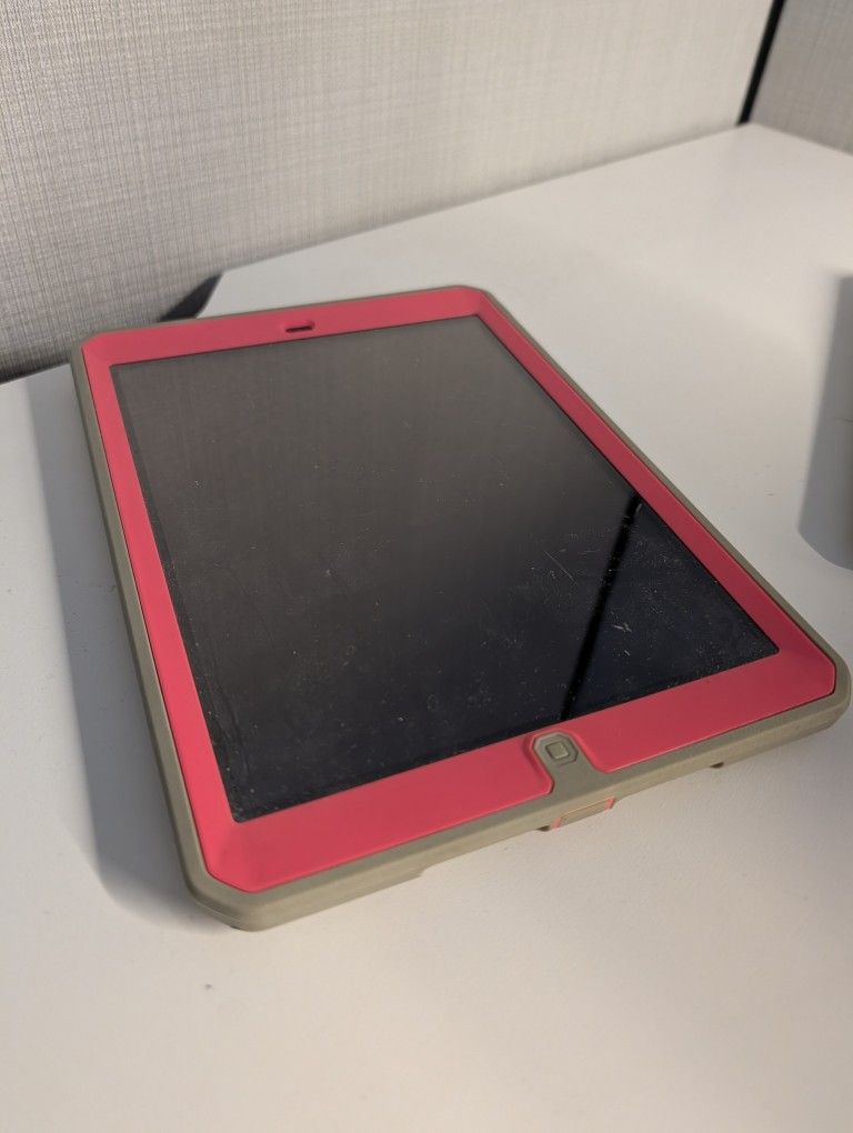 iPad air Gen1 With Pink Case