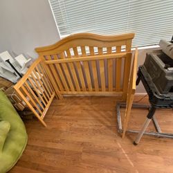 Crib/ toddler bed/ twin headboard