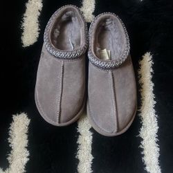 Ugg Tasmans Size 5