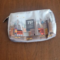 TAP AIR PORTUGAL PORTO by CASTELBEL city series pouch makeup bag. Bag 
only, see the photos. It is 7x5x 1 3/4". Weight 2oz plus shipping 
materials. Z