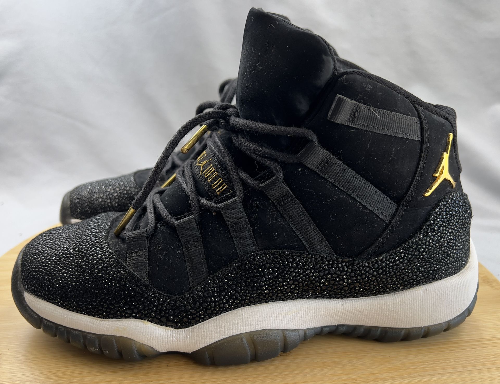 Air Jordan XI 11 Retro Used Heiress Black Gold White Size 5Y Or Size 7 Woman’s