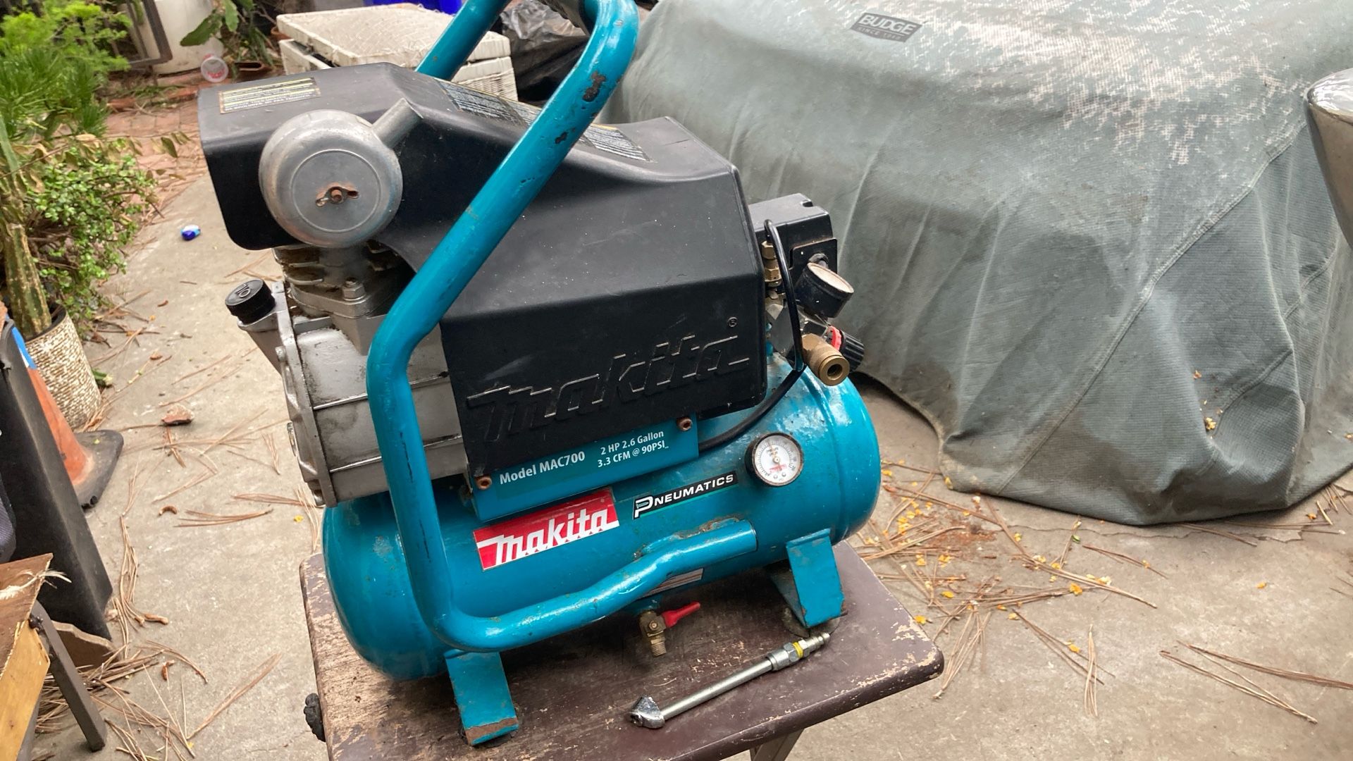 Makita 2hp 2.6 Gallon Air Compressor