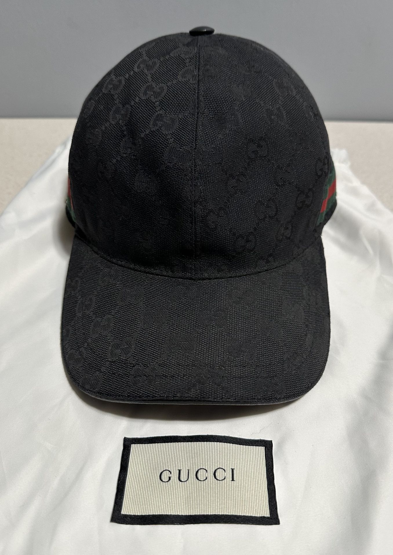 Gucci GG CANVAS BASEBALL HAT with Sherry Line