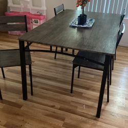 Kitchen Table 4 Chairs