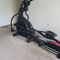  Sole E35 Ellipticals

2021 Pickup Only 