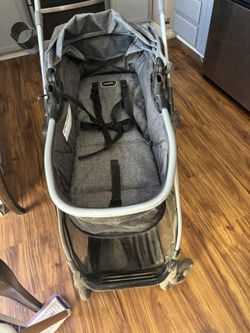Even Flo Bassinet Stroller