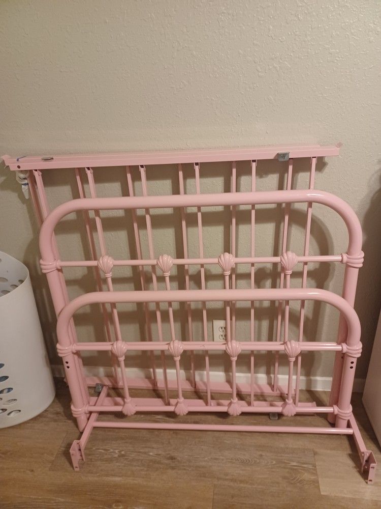 Twin Size Kids Girls Bed Frame Pink Mermaid Seashell