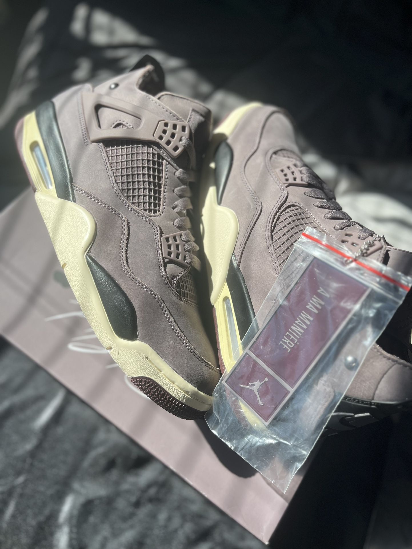 Jordan 4 - A Ma Maniere Violet Ore