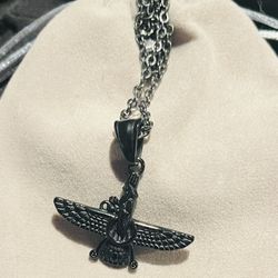 MENS FARVAHAR PENDANT NECKLACE 
