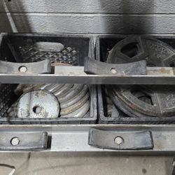 Weights And Workout Equipment 