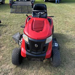 Troybilt Riding Mower Runs Cuts Great 