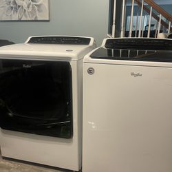 Whirl Pool Touch Screen Washer And Dryer Combo 