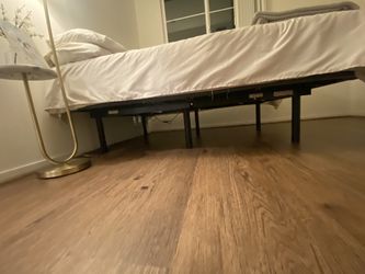 Adjustable Queen Base