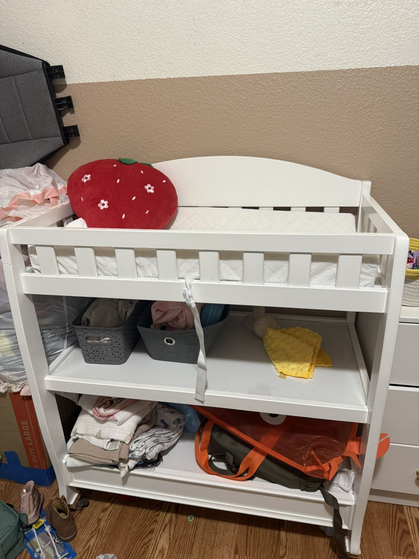 Gently Used Baby Changing Table W Mattress Pad