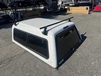 Toyota or Tacoma camper Shell 1987-04