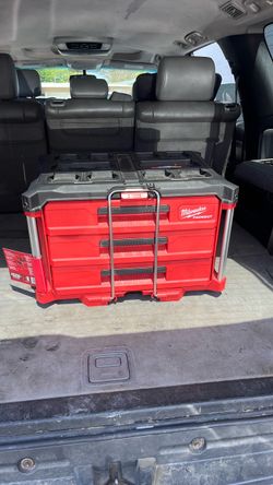 Milwaukee pockout box