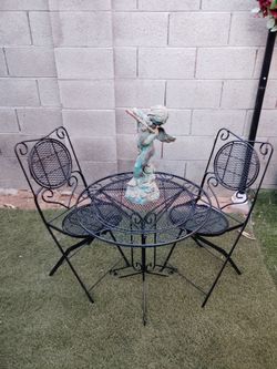 Bistro iron & Metal patio set