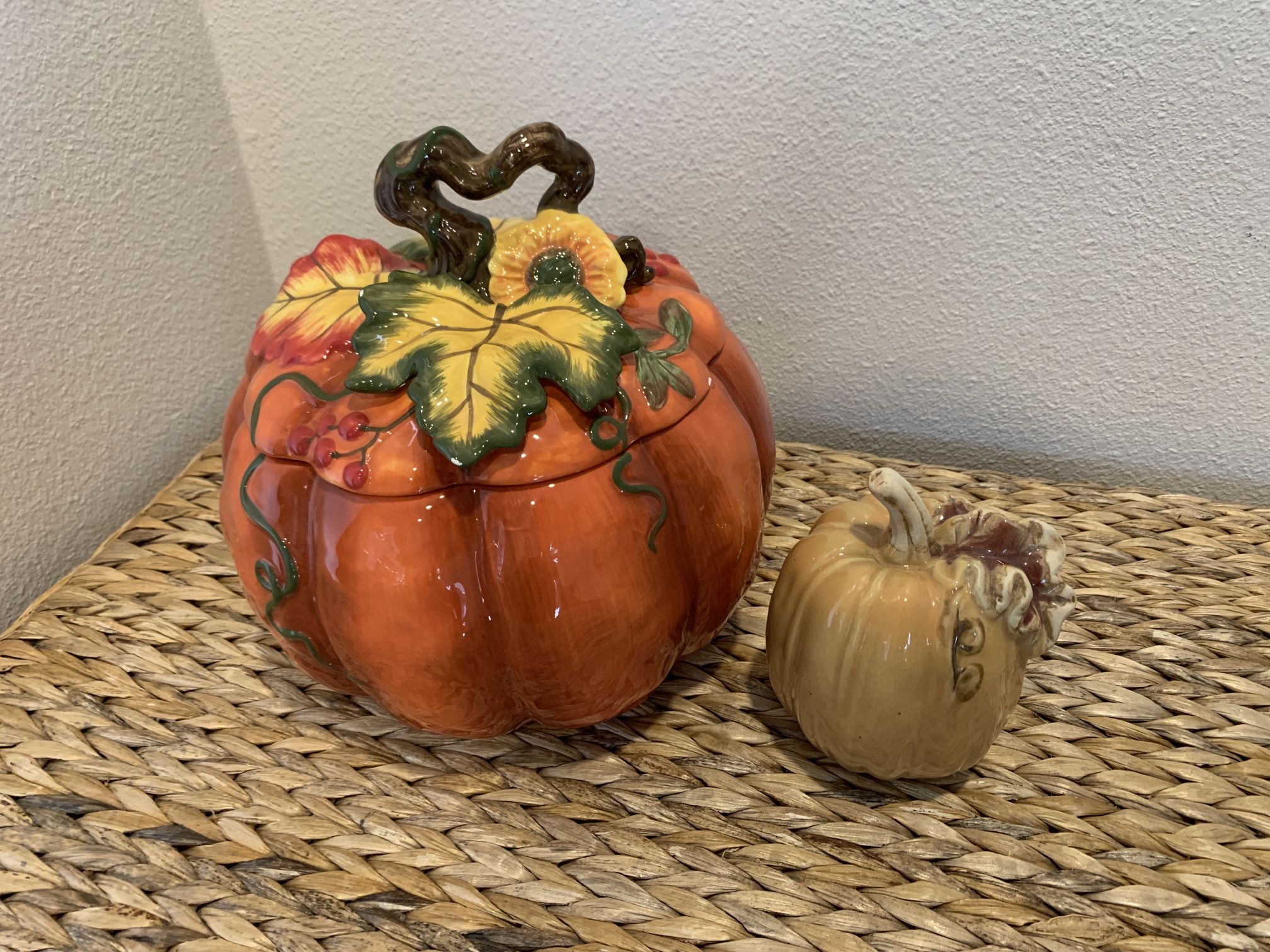 Pumpkin Cookie Jar and small glass pumkin Thanksgiving Fall Home Table Decor