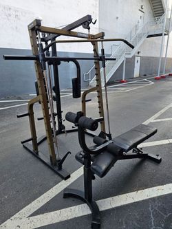 Smith Machine+Bench+45².35².25². 
Homestead 33033. Delivery for extra

Butterfly System doesn't working 

Versatile Smith machine with an integrated c