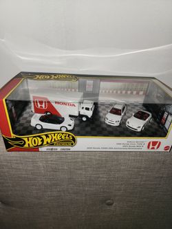 Hot Wheels diorama set Sakura sprinter 1999 Honda Civic Type R 2003 Honda NSX-R
