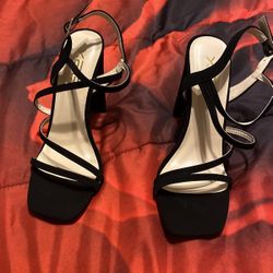 X2B black heels 👠 size 5 1/2
