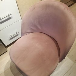 Pink Velvet Chairs With Wooden-like Pegs 
