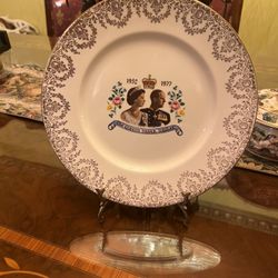 Set Of Two Plates The Queen's Silver Jubilee Commemorative Plate 1(contact info removed)