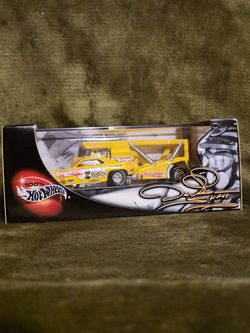 Hot Wheels 100% Don "The Snake" Prudhomme Drag Car & Hauler