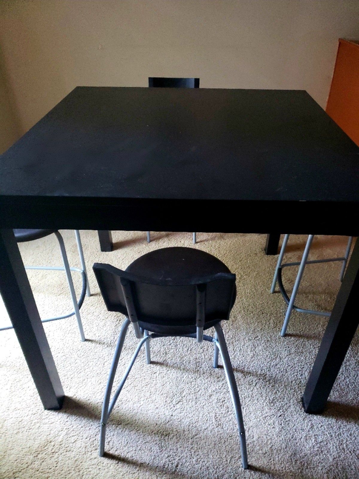 kitchen table +4 chairs