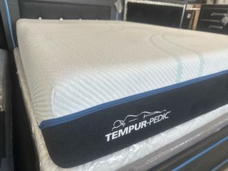 TEMPURPEDIC QUEEN SIZE MATTRESS