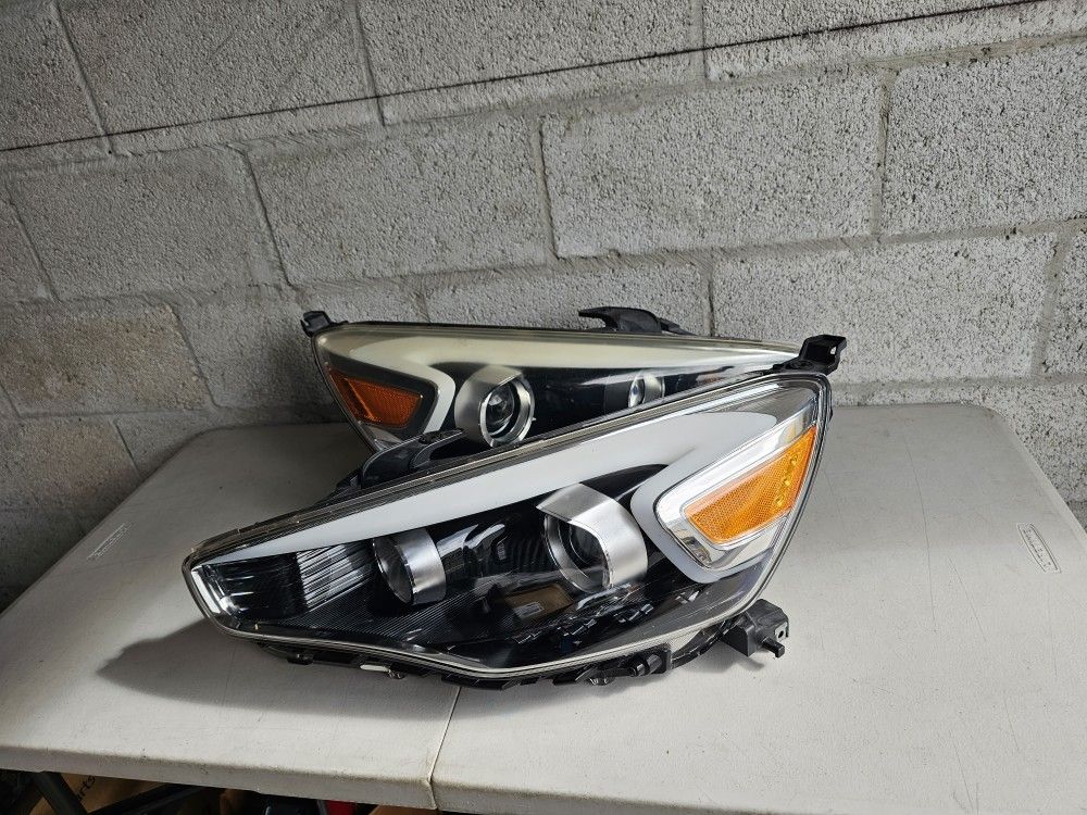 Kia Cadenza Headlights