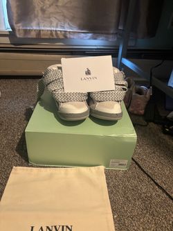 Lanvin curb