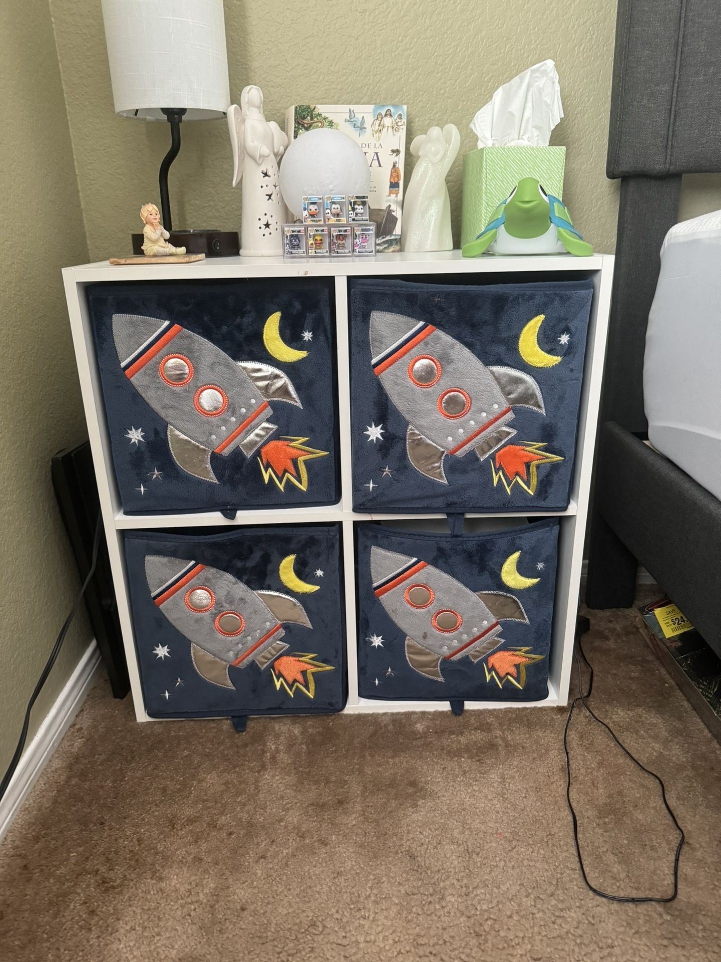Furniture White Wood 4 Cube With 4 Kids Rocket Bins