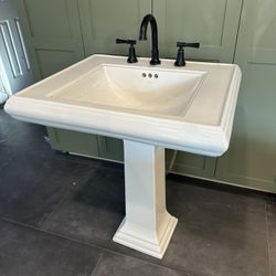 Kohler Pedestal Sink