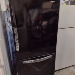 Brand new bottom freezer fridge, delivery available!!!