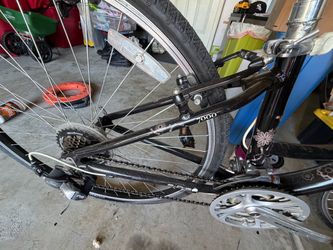 Trek 7000 Hybrid Women’s Bike