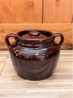 Stoneware Bean Pot / Cookie Jar