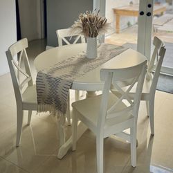 🍽️  Dining Table 🍽️