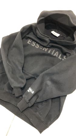 BLACK ESSENTIAL HOODIE 