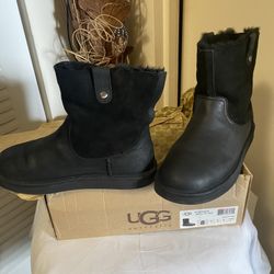 Women Black Leather And Suede Boots
