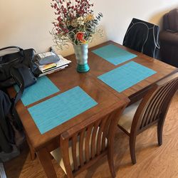 PERFECT DINING TABLE. EXTENDABLE. 