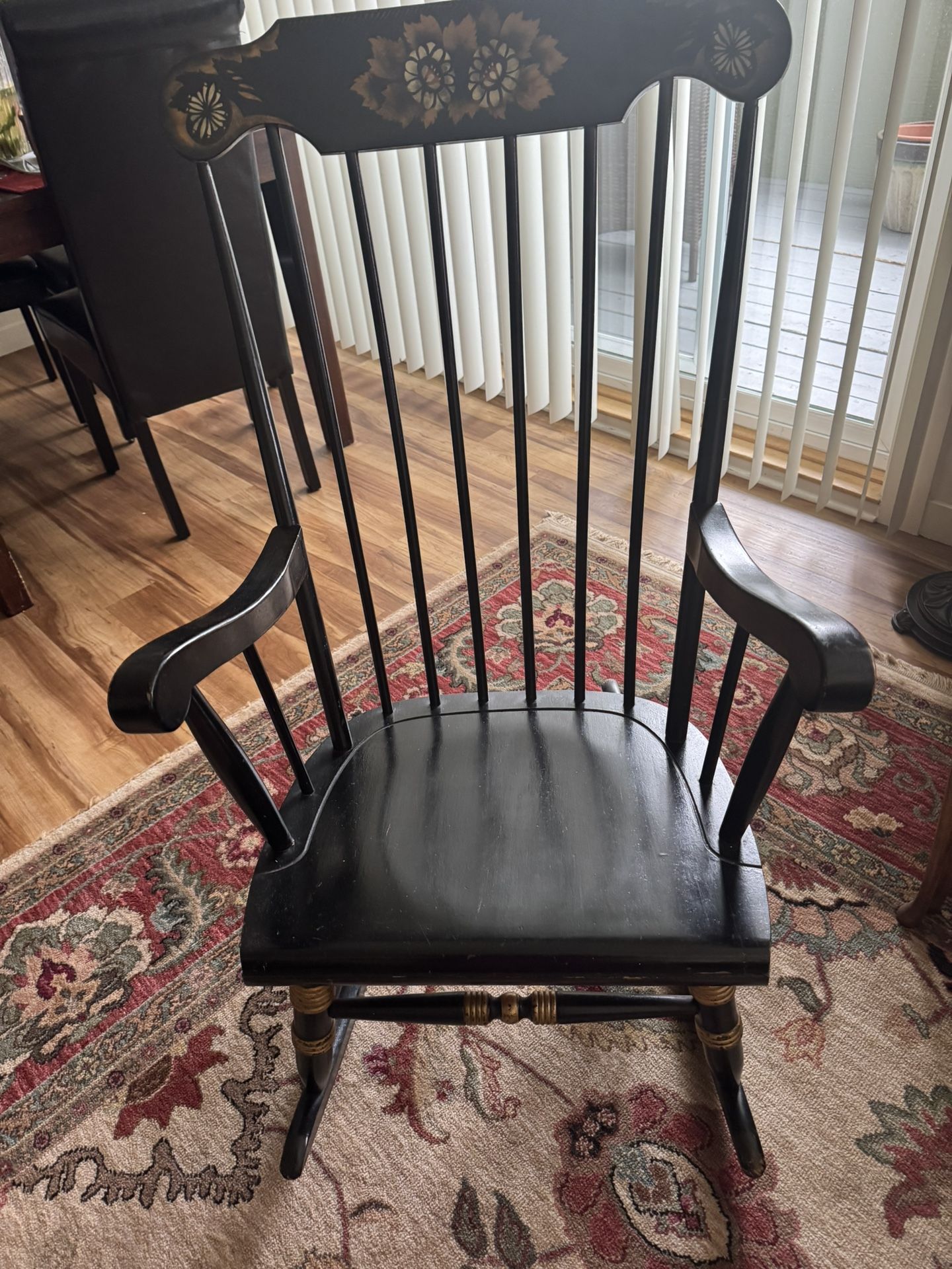 ~VINTAGE~BEAUTIFUL~WOOD ROCKING CHAIR WITH HAND PAINTED FLOWERS