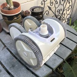 Pool Cleaner Hayward 4 Wheeler