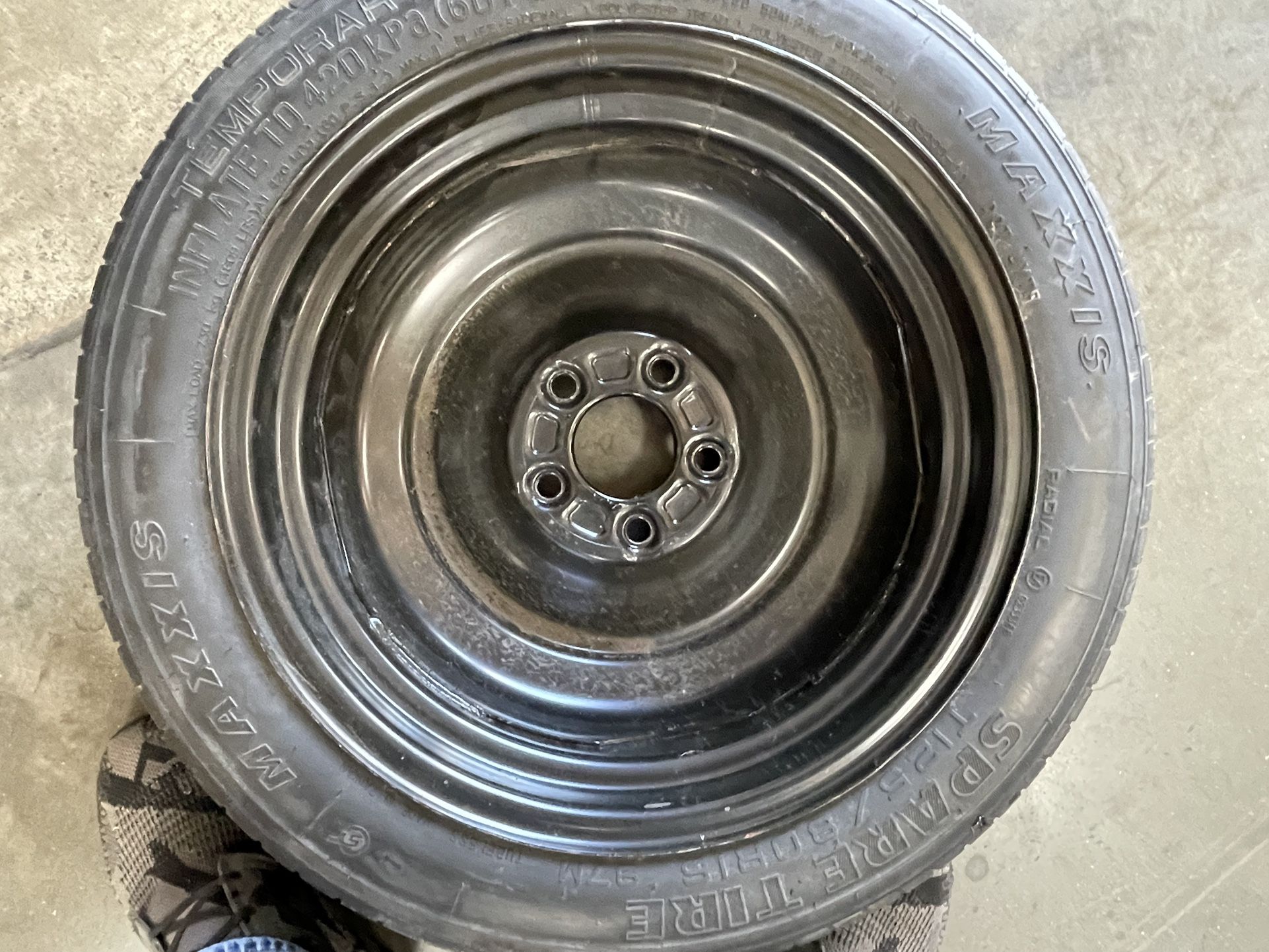 Tire Spare Donut Maxxis T125 / 80R16